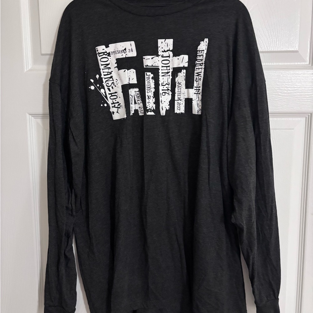 gray Long Sleeve Graphic Tee